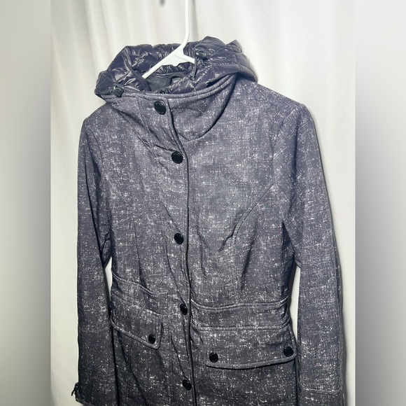 Guess Black & White Hooded Jacket | XS - Picture 2 of 11